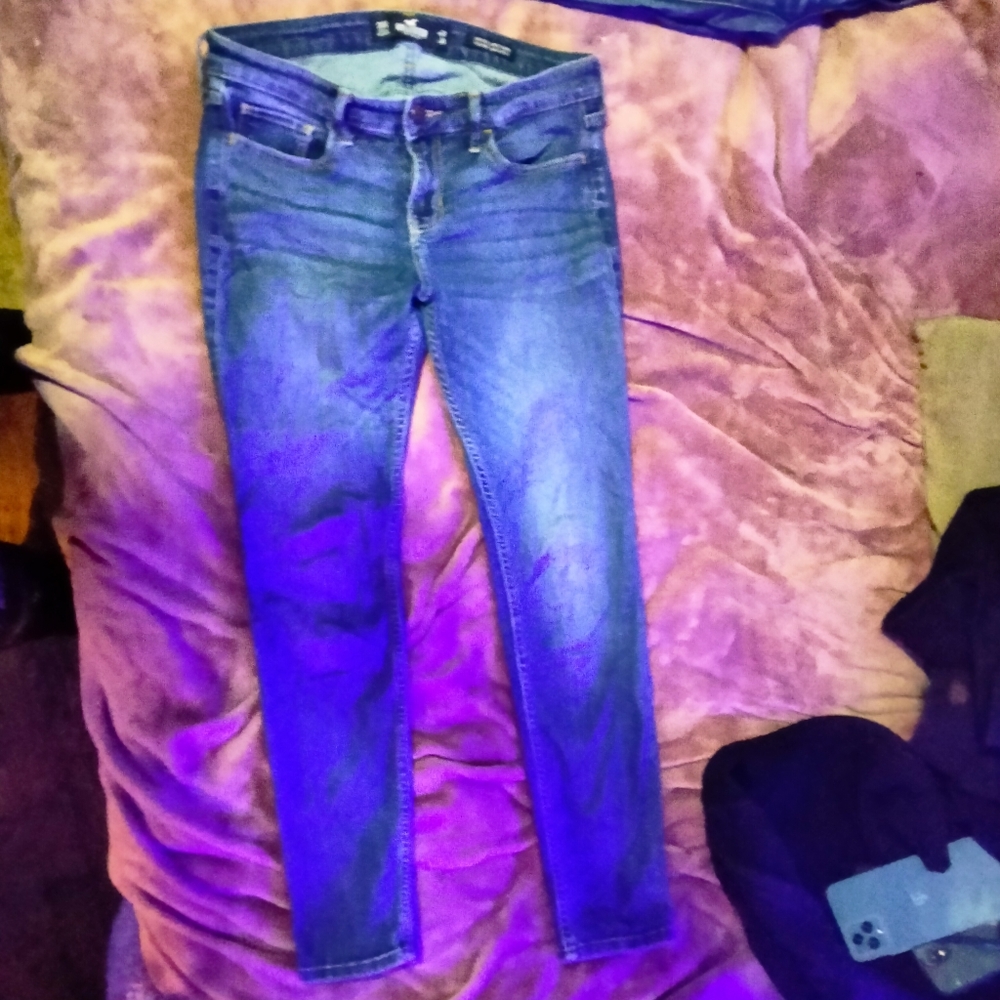 (slightly worn)Hollister California low-rise super skinny jeans